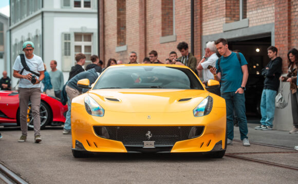 Ferrari 812 Competizione, Ausfahrt mit dem Ferrari TDF, in der Supersport Galerie autobau erlebniswelt