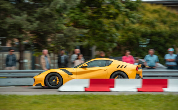 Ferrari 812 Competizione, Ausfahrt mit dem Ferrari TDF, in der Supersport Galerie autobau erlebniswelt