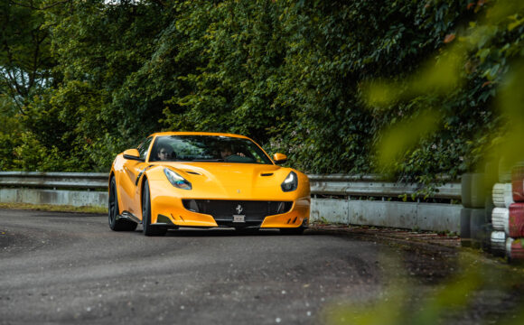 Ferrari 812 Competizione, Ausfahrt mit dem Ferrari TDF, in der Supersport Galerie autobau erlebniswelt