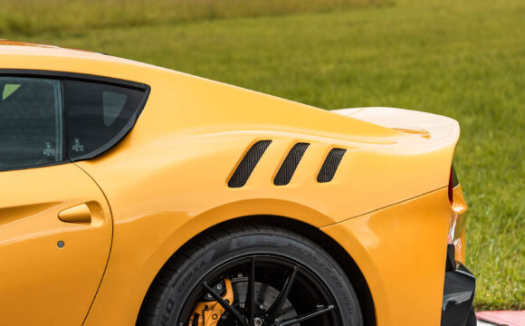 Ferrari 812 Competizione, Ausfahrt mit dem Ferrari TDF, in der Supersport Galerie autobau erlebniswelt