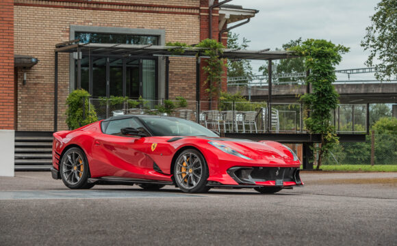 Roll out Ferrari 812 Competizione_Robin Möhl_2024