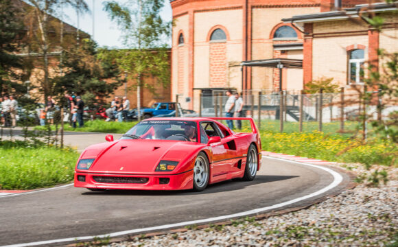 Roll out Ferrari F40/F40Clay Regazzoni_autobau_erlebniswelt_Fotos Robin_Möhl